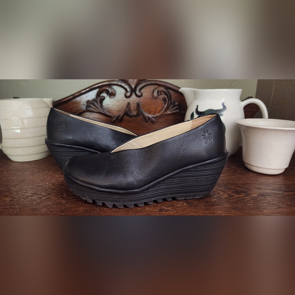 Fly London Classic Wedge